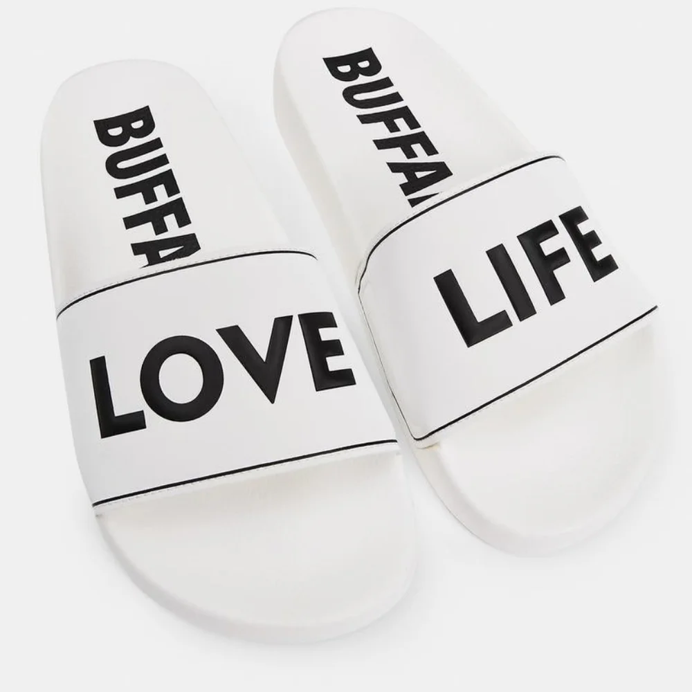 ๐ฃBUFFALO ๐ฎWhite Riley Slides "Love Life"footwear - Picture 2 of 15